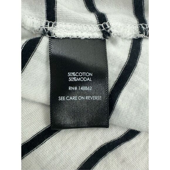 Torrid Size 1X VNeck Tee Shirt Black White Stripe Classic Nautical Preppy Casual - Picture 4 of 8